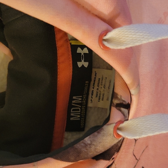 Under Armour Pink Camo Sweatshirt - Picture 3 of 3